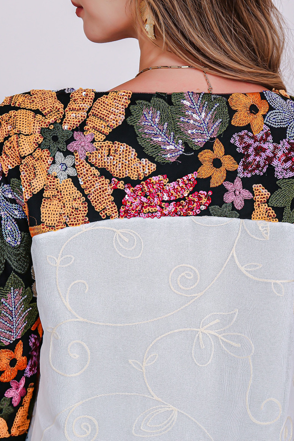 Robe Éthérée Broderie Élégante