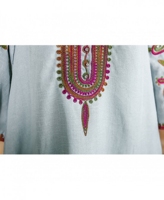 Kimono Brodé Élégant vue 6